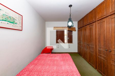 Casa à venda com 450m², 4 quartos e 3 vagas Casa à venda com 450m², 4 quartos e 3 vagasQuarto 2