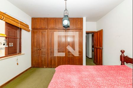 Casa à venda com 450m², 4 quartos e 3 vagas Casa à venda com 450m², 4 quartos e 3 vagasQuarto 2