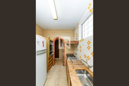 Casa à venda com 450m², 4 quartos e 3 vagas Casa à venda com 450m², 4 quartos e 3 vagasCozinha