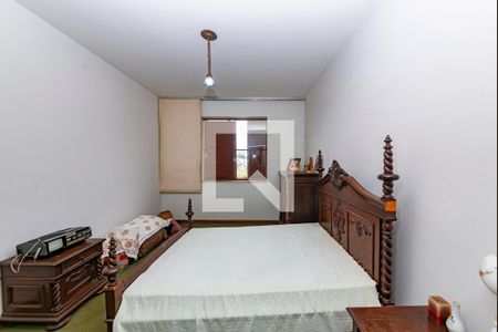 Casa à venda com 450m², 4 quartos e 3 vagas Casa à venda com 450m², 4 quartos e 3 vagasSuíte