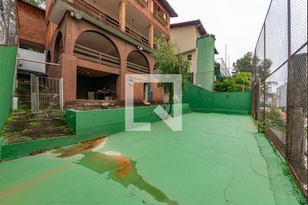 Casa à venda com 450m², 4 quartos e 3 vagas Casa à venda com 450m², 4 quartos e 3 vagasQuintal