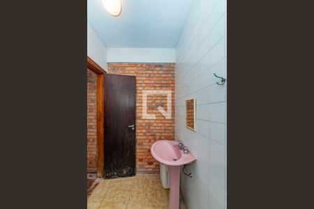 Casa à venda com 450m², 4 quartos e 3 vagas Casa à venda com 450m², 4 quartos e 3 vagasÁrea de Serviço