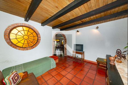 Casa à venda com 450m², 4 quartos e 3 vagas Casa à venda com 450m², 4 quartos e 3 vagasSala 2