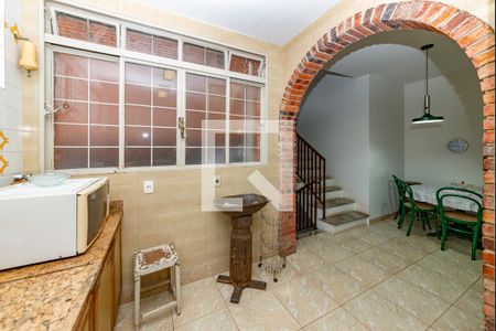 Casa à venda com 450m², 4 quartos e 3 vagas Casa à venda com 450m², 4 quartos e 3 vagasCozinha