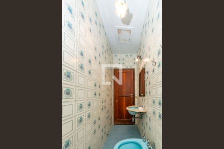 Casa à venda com 450m², 4 quartos e 3 vagas Casa à venda com 450m², 4 quartos e 3 vagasBanheiro Social 2