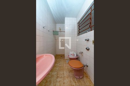 Casa à venda com 450m², 4 quartos e 3 vagas Casa à venda com 450m², 4 quartos e 3 vagasÁrea de Serviço