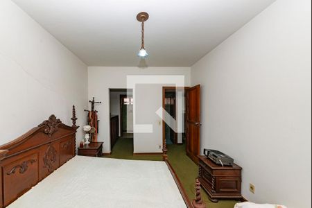 Casa à venda com 450m², 4 quartos e 3 vagas Casa à venda com 450m², 4 quartos e 3 vagasSuíte