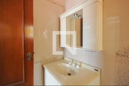 Casa à venda com 388m², 3 quartos e 4 vagasBanheiro da Suíte 1