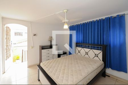 Casa à venda com 388m², 3 quartos e 4 vagasQuarto externo