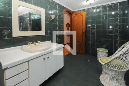 Casa à venda com 388m², 3 quartos e 4 vagasBanheiro Social