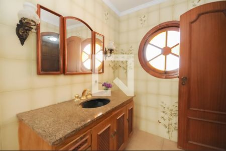 Casa à venda com 388m², 3 quartos e 4 vagasBanheiro da Suíte 2