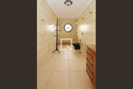 Casa à venda com 388m², 3 quartos e 4 vagasBanheiro da Suíte 2