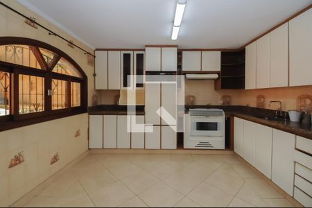 Casa à venda com 388m², 3 quartos e 4 vagasCozinha - Armários