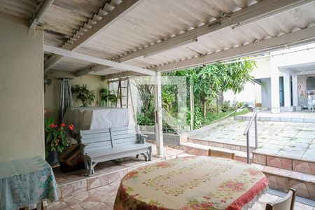 Casa à venda com 254m², 3 quartos e 5 vagasQuintal