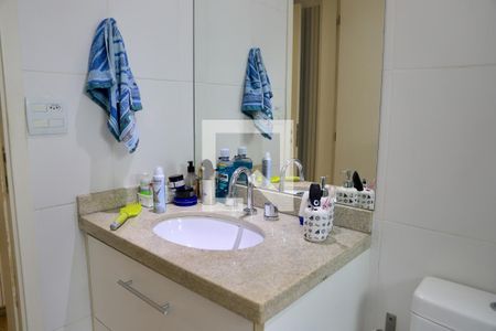 Apartamento à venda com 132m², 3 quartos e 3 vagas Apartamento à venda com 132m², 3 quartos e 3 vagasBanheiro da Suíte 1