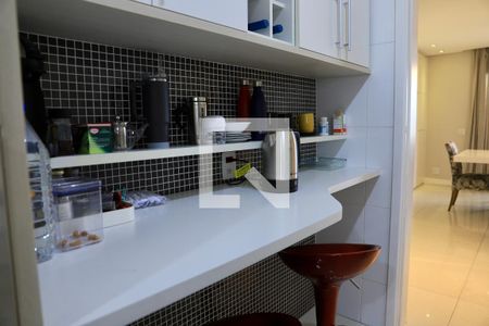 Apartamento à venda com 132m², 3 quartos e 3 vagas Apartamento à venda com 132m², 3 quartos e 3 vagasCozinha