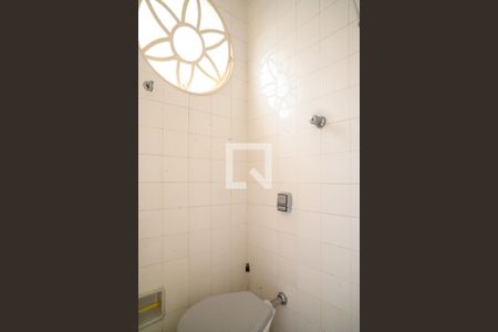 Casa à venda com 210m², 3 quartos e 2 vagasBanheiro de Serviço