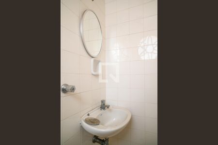 Casa à venda com 210m², 3 quartos e 2 vagasBanheiro de Serviço