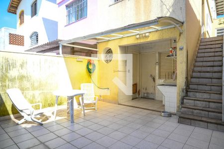 Casa à venda com 210m², 3 quartos e 2 vagasQuintal