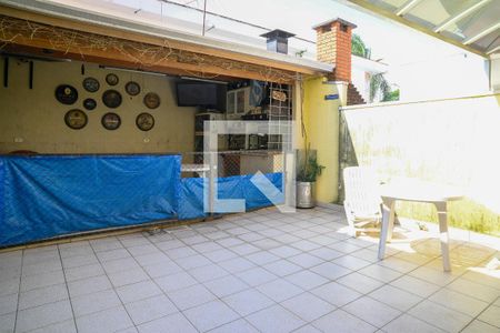 Casa à venda com 210m², 3 quartos e 2 vagasQuintal