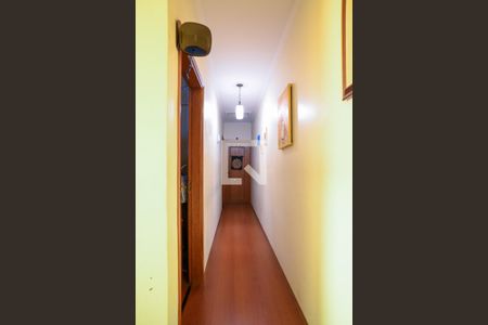 Casa à venda com 210m², 3 quartos e 2 vagasCorredor