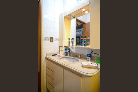 Casa à venda com 210m², 3 quartos e 2 vagasBanheiro Social