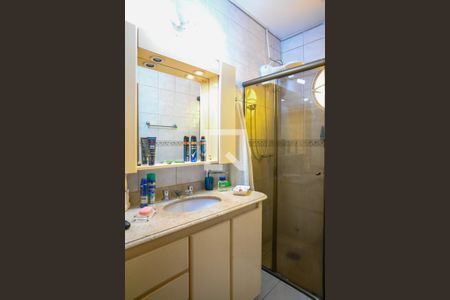 Casa à venda com 210m², 3 quartos e 2 vagasBanheiro da Suite