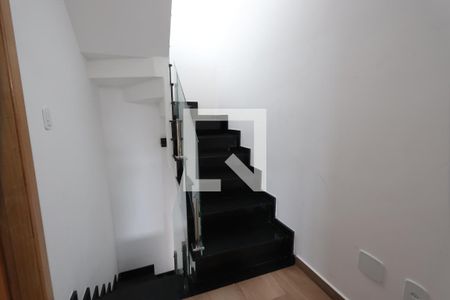 Casa à venda com 155m², 3 quartos e 2 vagasEscadas