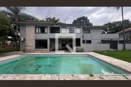 Casa para alugar com 520m², 5 quartos e 6 vagas Casa para alugar com 520m², 5 quartos e 6 vagasPiscina