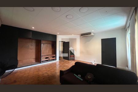 Casa para alugar com 520m², 5 quartos e 6 vagas Casa para alugar com 520m², 5 quartos e 6 vagasQuarto 1