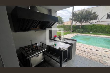 Casa para alugar com 520m², 5 quartos e 6 vagas Casa para alugar com 520m², 5 quartos e 6 vagasVaranda