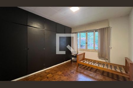 Casa para alugar com 520m², 5 quartos e 6 vagas Casa para alugar com 520m², 5 quartos e 6 vagasQuarto 2