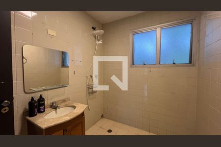 Casa para alugar com 520m², 5 quartos e 6 vagas Casa para alugar com 520m², 5 quartos e 6 vagasBanheiro 1
