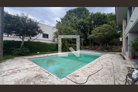 Casa para alugar com 520m², 5 quartos e 6 vagas Casa para alugar com 520m², 5 quartos e 6 vagasPiscina