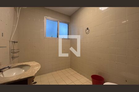 Casa para alugar com 520m², 5 quartos e 6 vagas Casa para alugar com 520m², 5 quartos e 6 vagasBanheiro 1