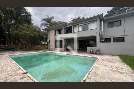 Casa para alugar com 520m², 5 quartos e 6 vagas Casa para alugar com 520m², 5 quartos e 6 vagasPiscina