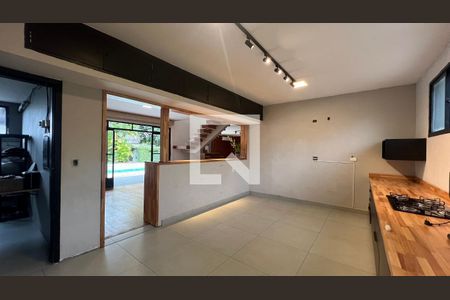Casa para alugar com 520m², 5 quartos e 6 vagas Casa para alugar com 520m², 5 quartos e 6 vagasCozinha