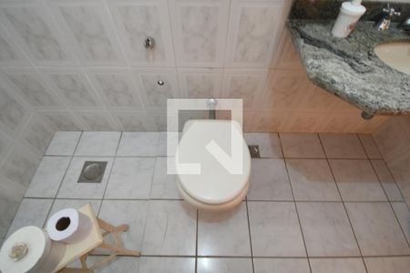 Casa à venda com 300m², 3 quartos e 3 vagasBanheiro 2