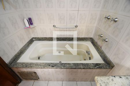 Casa à venda com 300m², 3 quartos e 3 vagasBanheiro da Suíte