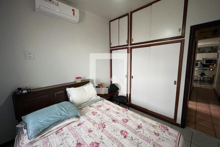 Casa à venda com 628m², 5 quartos e 2 vagasQuarto 6