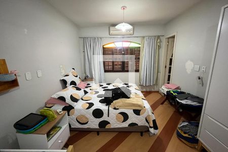 Casa à venda com 628m², 5 quartos e 2 vagasQuarto 3