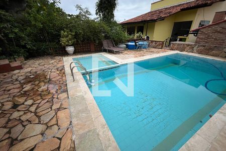 Casa à venda com 628m², 5 quartos e 2 vagasPiscina