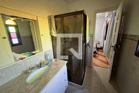 Casa à venda com 628m², 5 quartos e 2 vagasBanheiro 3