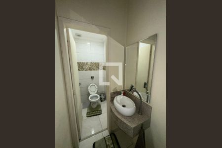 Casa à venda com 155m², 3 quartos e 2 vagas Casa à venda com 155m², 3 quartos e 2 vagasLavabo