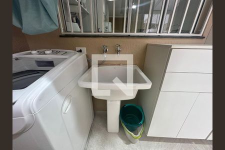 Casa à venda com 155m², 3 quartos e 2 vagas Casa à venda com 155m², 3 quartos e 2 vagasÁrea de Serviço