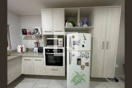 Casa à venda com 155m², 3 quartos e 2 vagas Casa à venda com 155m², 3 quartos e 2 vagasCozinha