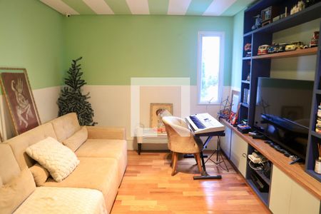 Casa à venda com 450m², 3 quartos e 2 vagas Casa à venda com 450m², 3 quartos e 2 vagasSala de TV