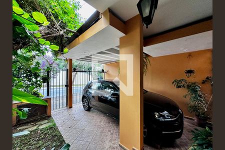 Casa à venda com 197m², 3 quartos e 1 vaga Casa à venda com 197m², 3 quartos e 1 vagaGaragem