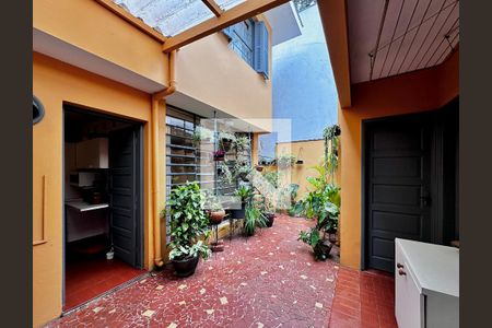 Casa à venda com 197m², 3 quartos e 1 vaga Casa à venda com 197m², 3 quartos e 1 vagaQuintal