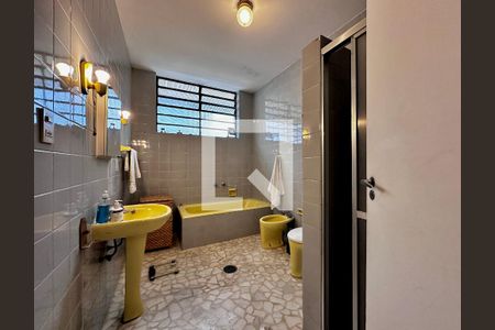 Casa à venda com 197m², 3 quartos e 1 vaga Casa à venda com 197m², 3 quartos e 1 vagaBanheiro Social 2